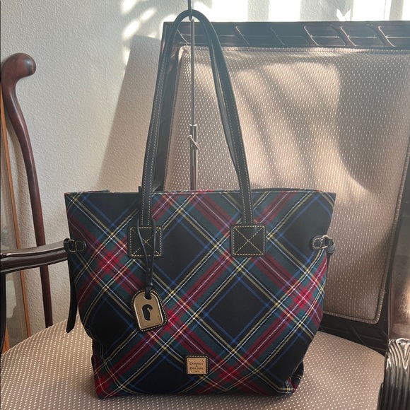Dooney & Bourke tartan Victoria tote bag EUC